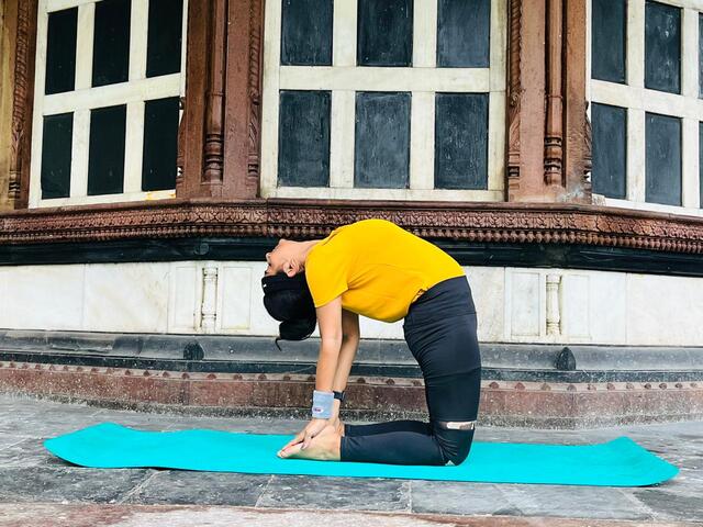  girl yoga teacher