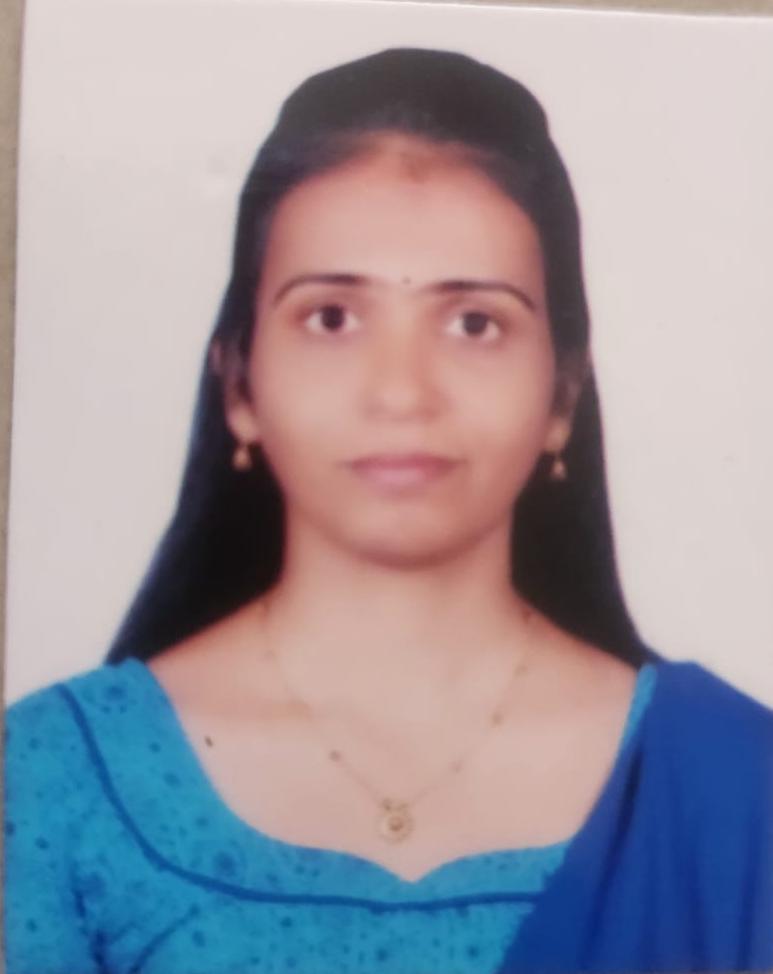 Gayatri Sameer – Yoga Teacher SKM Yoga