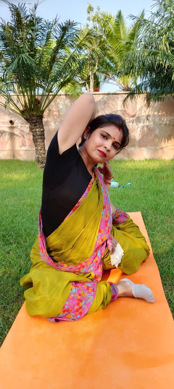 kajal singh yoga teacher
