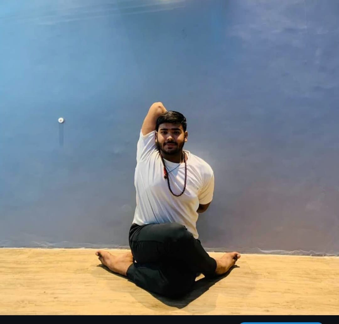 kunal delhi  yoga teacher