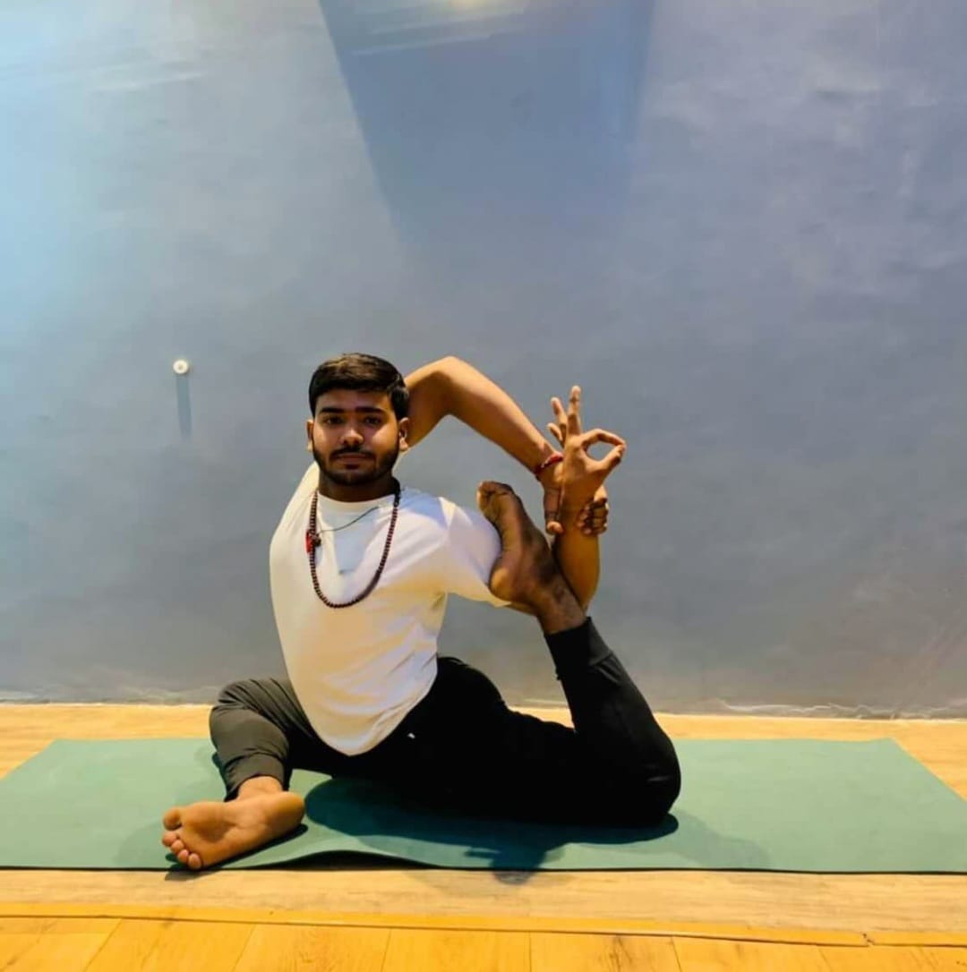 kunal delhi  yoga teacher