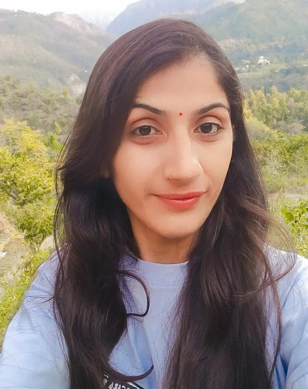 Pooja Bishnoi – Yoga Teacher
