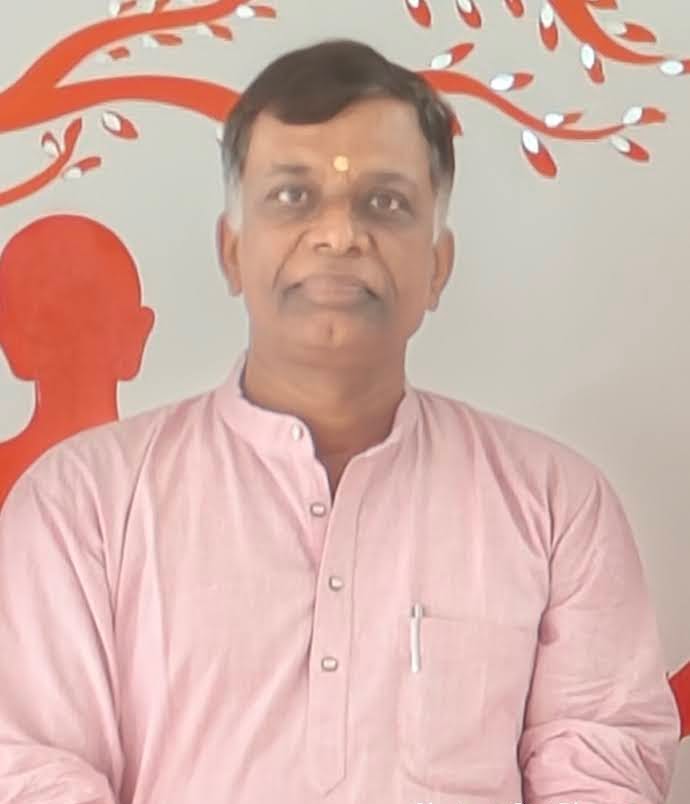 Rajesh Pareksh – Yoga Teacher SKM Yoga