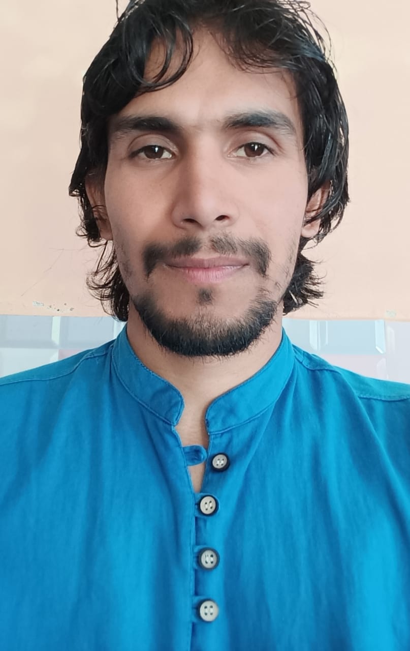 Santosh Bhatt – Yoga Teacher SKM Yoga