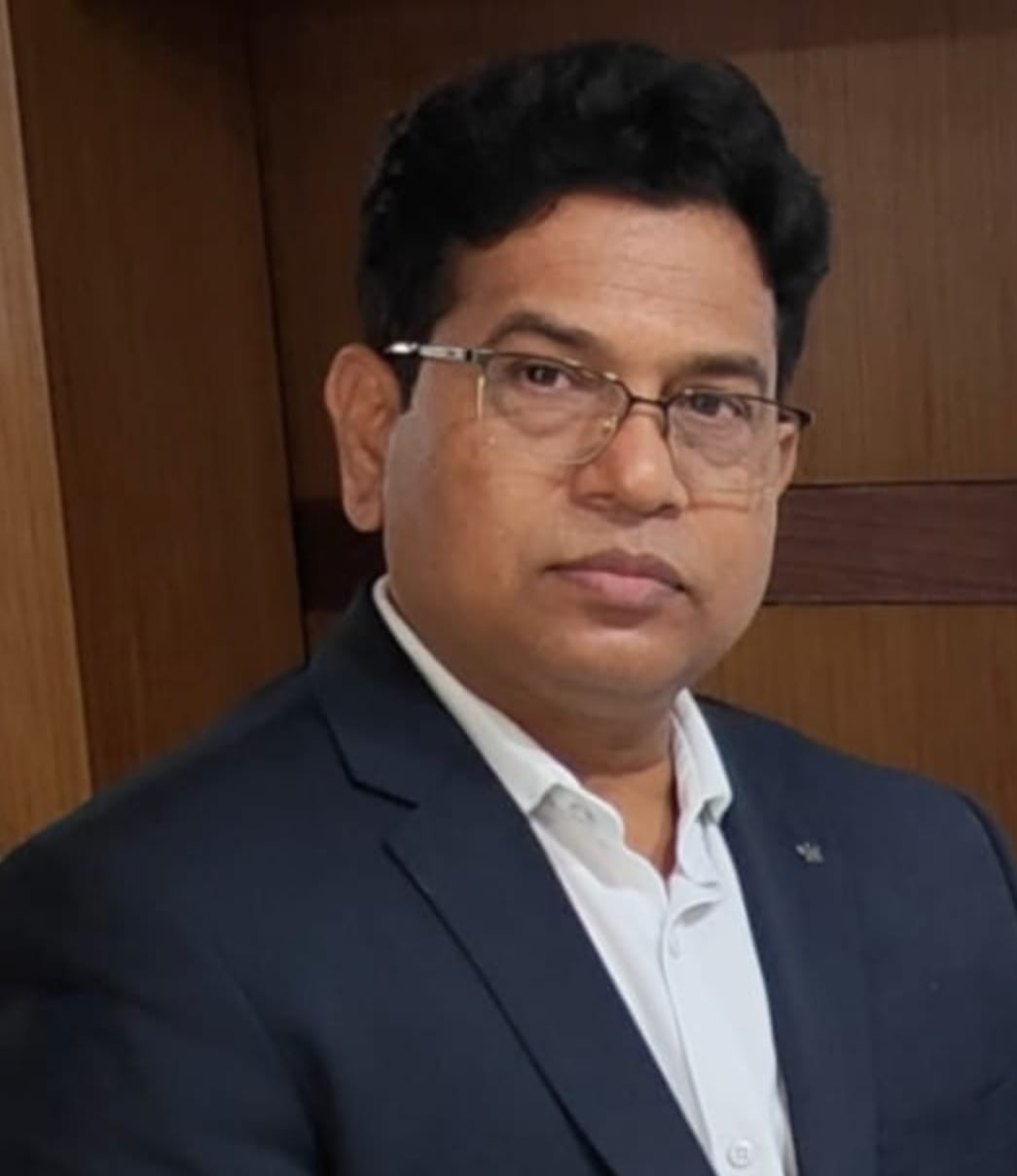 Sushit Banerjee – Yoga Teacher SKM Yoga